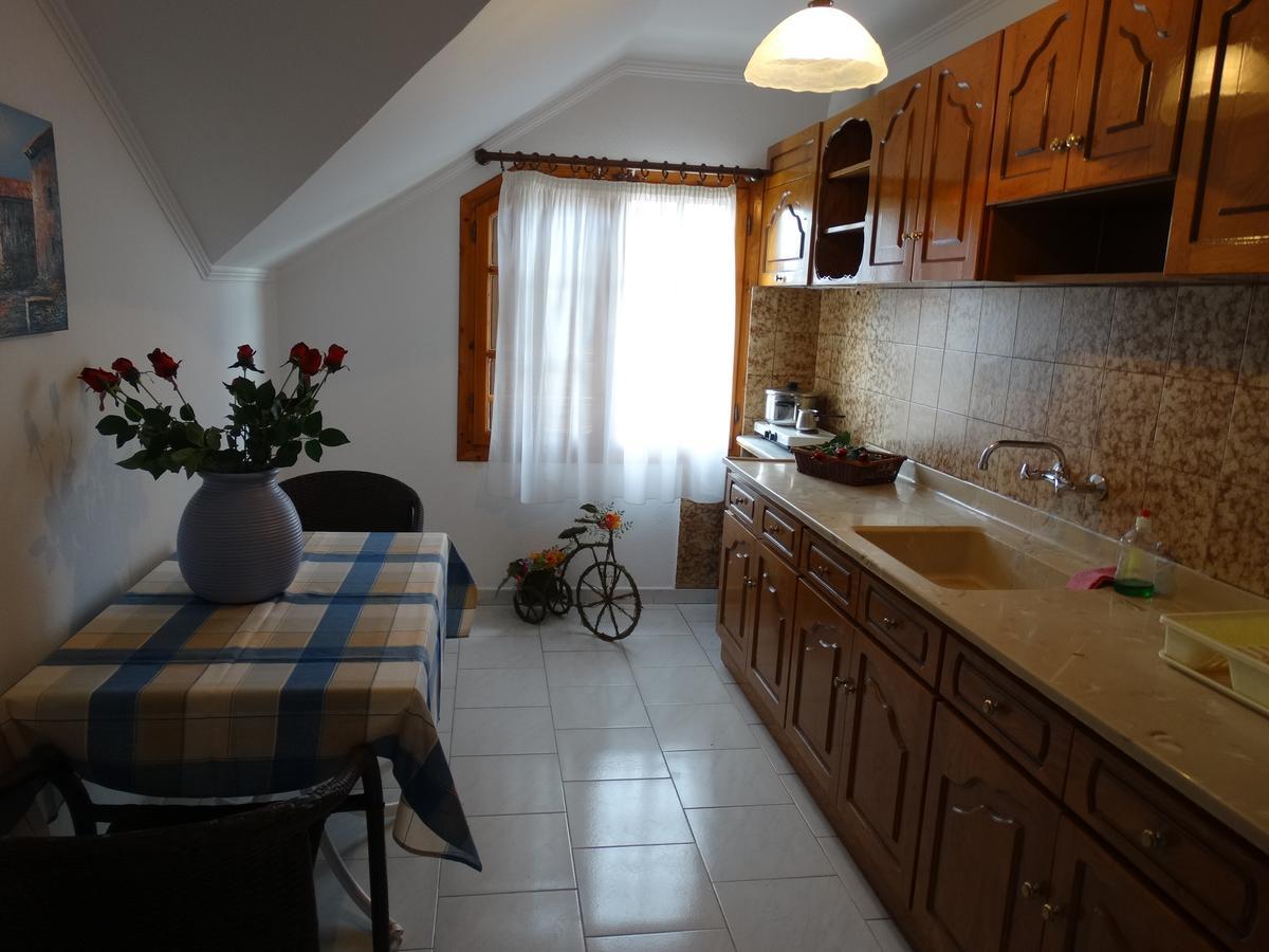 Christakos Apartments Vrasná 外观 照片