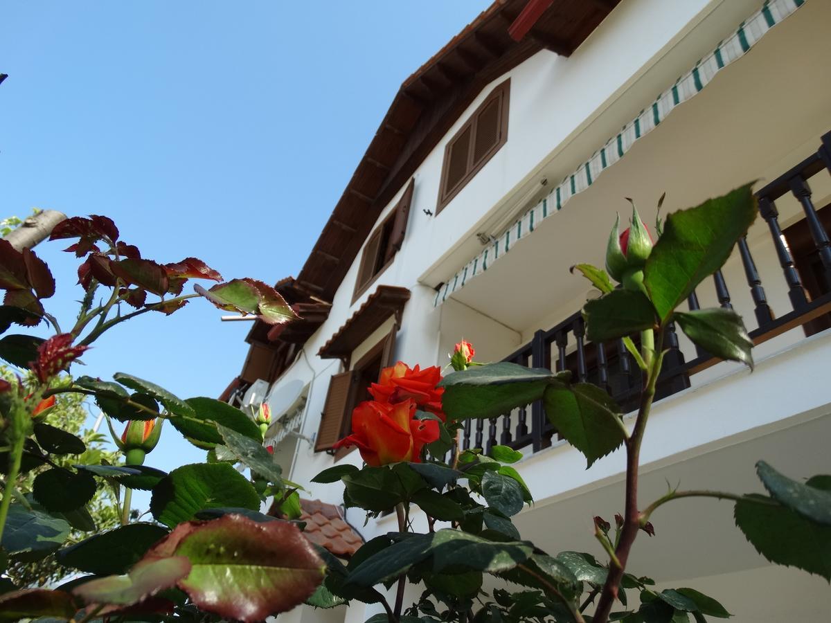 Christakos Apartments Vrasná 外观 照片