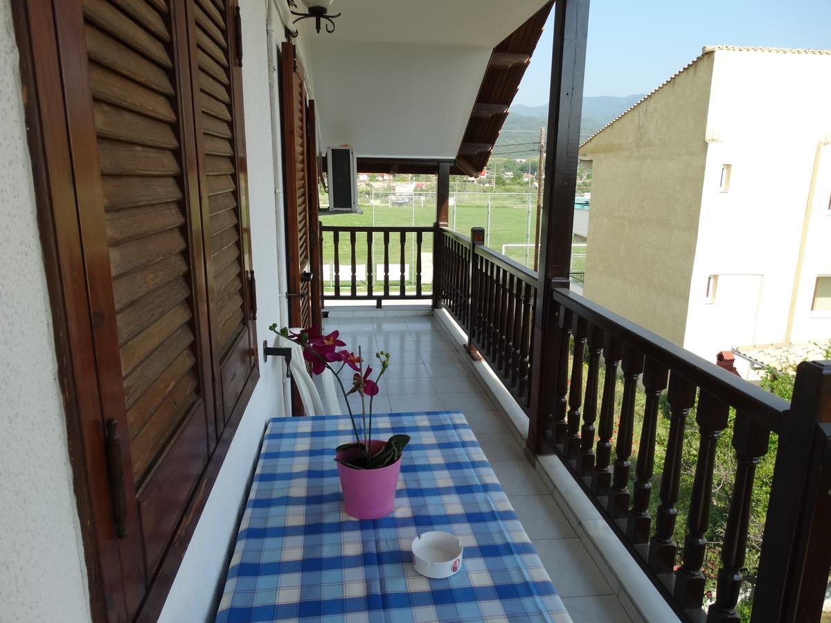 Christakos Apartments Vrasná 外观 照片